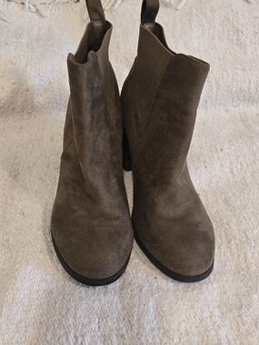Steve Madden Brown Suede Ankle Boots Size 7 Block Heel Chelsea Booties